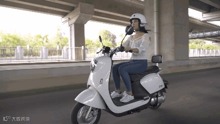 雅迪M6体验:舒适度堪比移动沙发,短途代步靠它爽翻了!