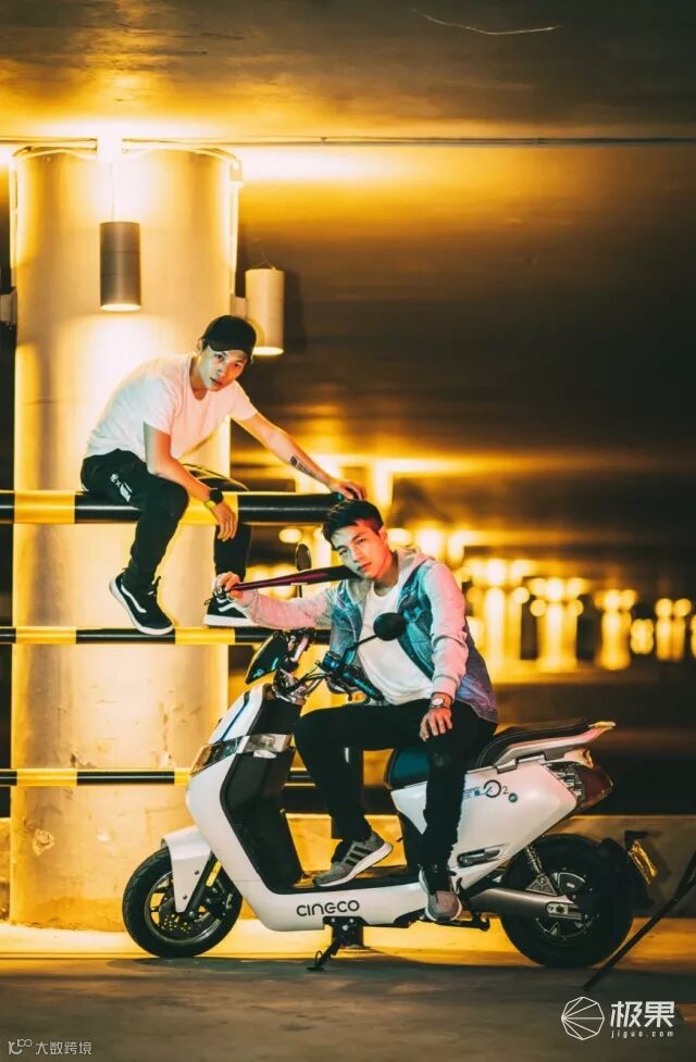 森蓝O2电动摩托车