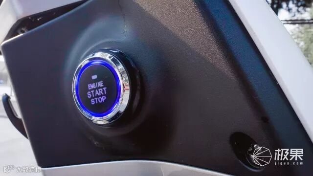 森蓝O2电动摩托车