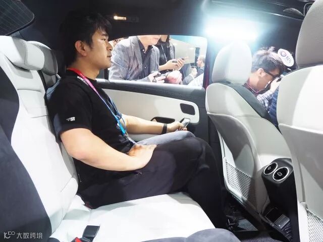 奔驰入门轿车A级三厢首发体验:外观空间秒杀宝马奥迪