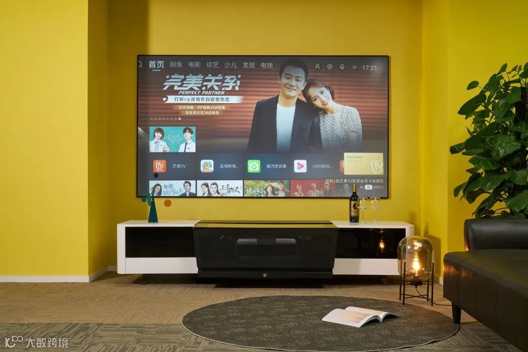 拥有“无边框”百吋电视是什么体验?从此它成了我的解闷神器!