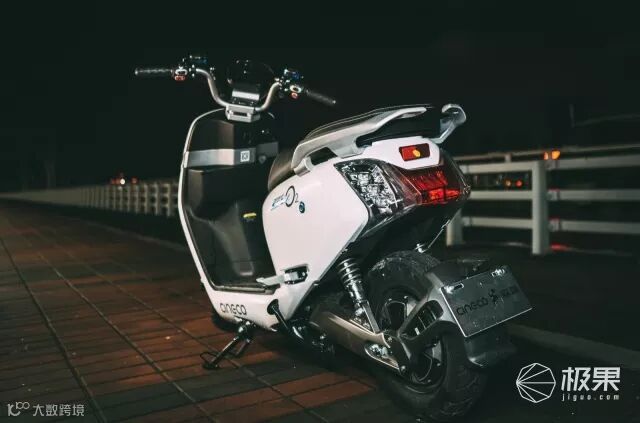 森蓝O2电动摩托车