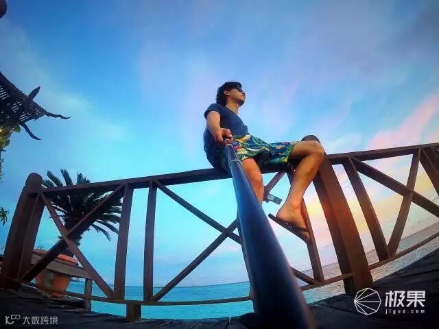 魔声 Backfloat 蓝牙音箱