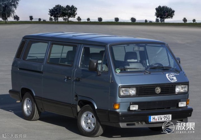 大升级!大众新一代“面包车”来了,电动门、大天窗、座椅180°旋转...