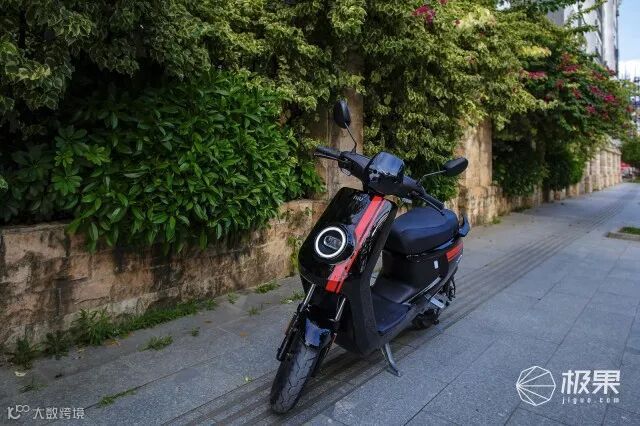 动力强劲续航长久,小牛电动车M+PRO也能有推背感