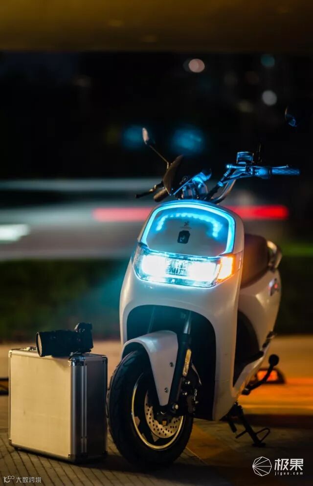 森蓝O2电动摩托车