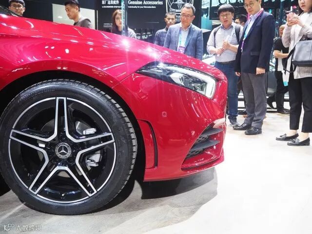 奔驰入门轿车A级三厢首发体验:外观空间秒杀宝马奥迪