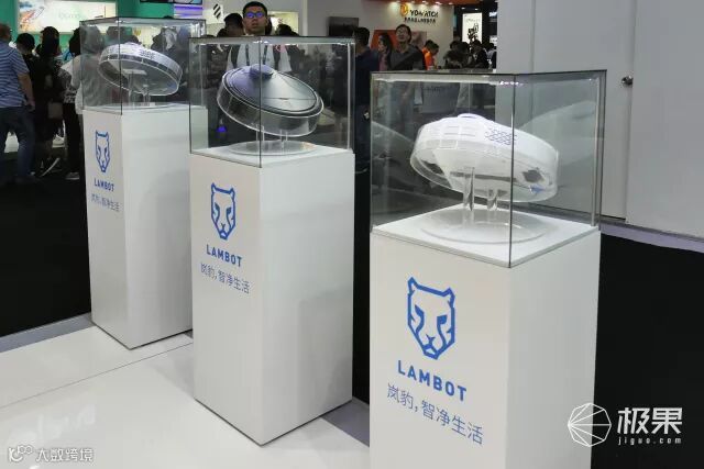 岚豹扫地机器人亮相CESA:能定位、吸力大、APP贴心