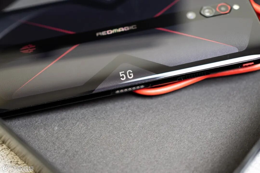 努比亚红魔5G游戏手机