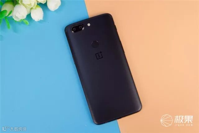 一加(oneplus)5T手机