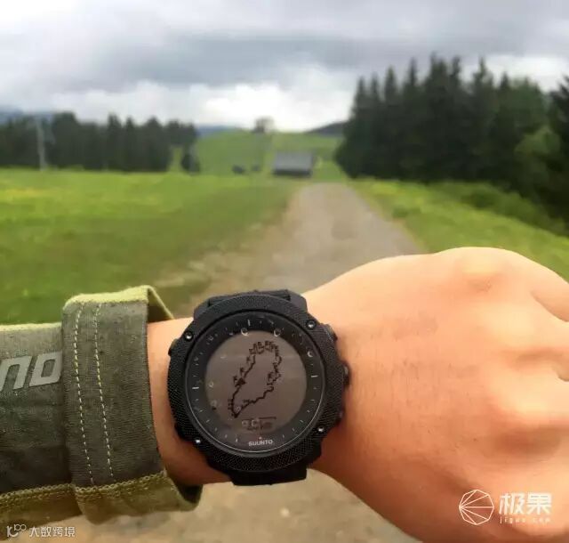Suunto Traverse Alpha 腕表