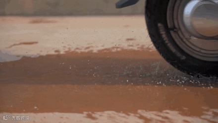 雅迪M6体验:舒适度堪比移动沙发,短途代步靠它爽翻了!