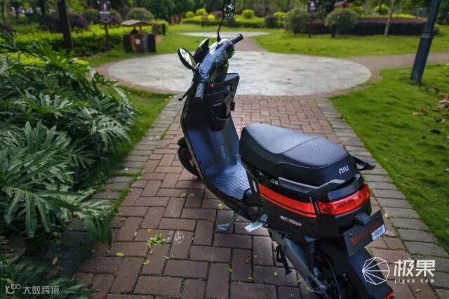 动力强劲续航长久,小牛电动车M+PRO也能有推背感