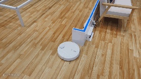 岚豹扫地机器人亮相CESA:能定位、吸力大、APP贴心