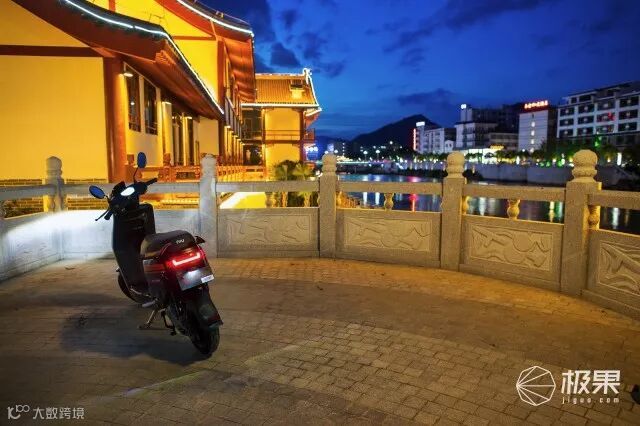 动力强劲续航长久,小牛电动车M+PRO也能有推背感