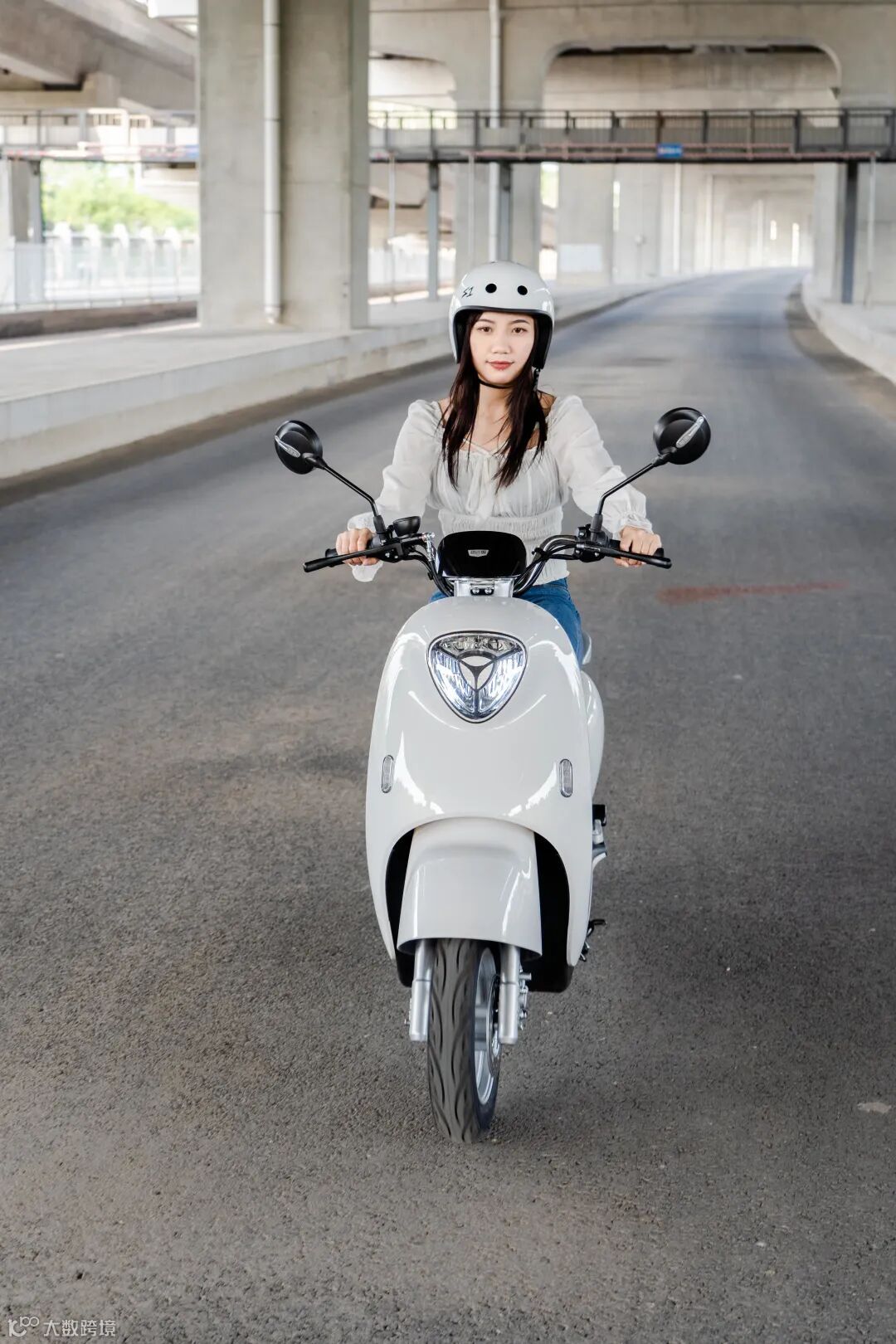 雅迪M6体验:舒适度堪比移动沙发,短途代步靠它爽翻了!