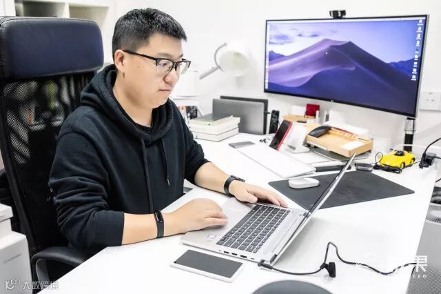 首款13寸双硬盘轻薄本,办公更高效!科技大佬都对它爱不释手|惠普战66二代体验