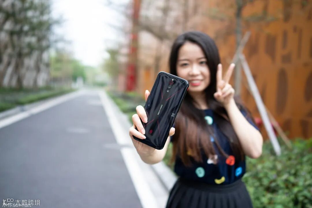 努比亚红魔5G游戏手机