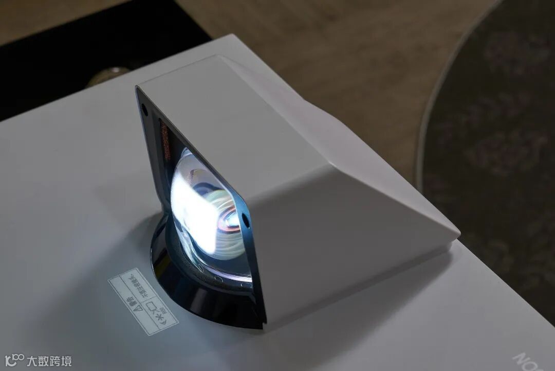 拥有“无边框”百吋电视是什么体验?从此它成了我的解闷神器!