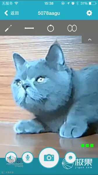 iFamCare小觅智能逗宠监护器