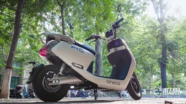 森蓝O2电动摩托车