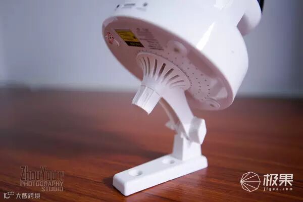 iFamCare小觅智能逗宠监护器