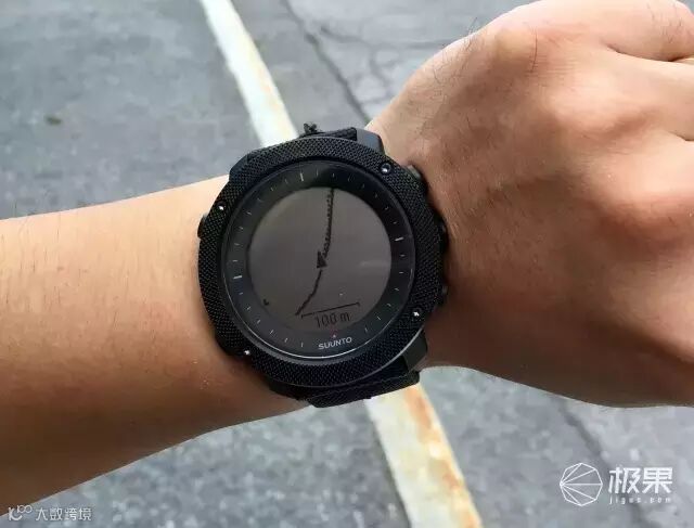 Suunto Traverse Alpha 腕表