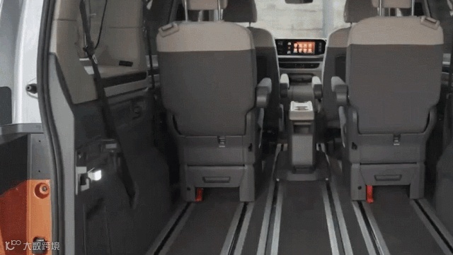 大升级!大众新一代“面包车”来了,电动门、大天窗、座椅180°旋转...