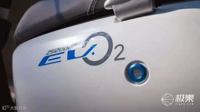 森蓝O2电动摩托车