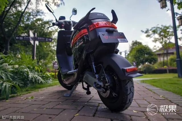 动力强劲续航长久,小牛电动车M+PRO也能有推背感