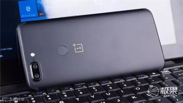 一加(oneplus)5T手机