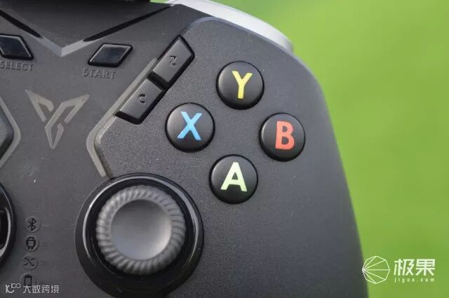 飞智八爪鱼手机手柄