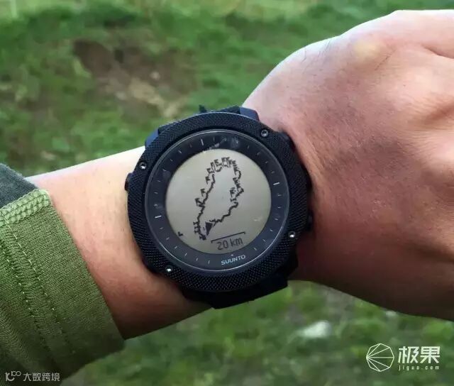 Suunto Traverse Alpha 腕表