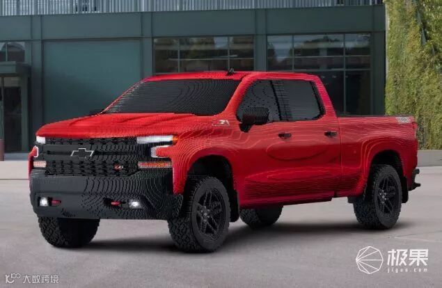 万物皆可乐高!雪弗兰全尺寸皮卡模型亮相,高度还原还有实车灯光