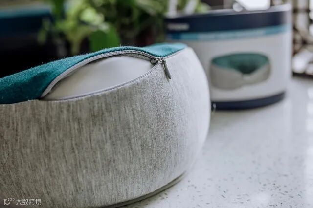 旅行枕也能按摩!戴上就舍不得摘下,自己就可以给颈椎做spa