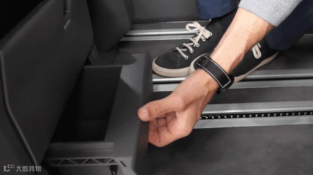 大升级!大众新一代“面包车”来了,电动门、大天窗、座椅180°旋转...