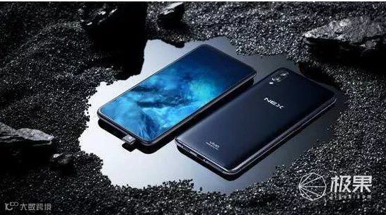 vivoNEX双屏版“极限挑战”!帮拍模式打造跨越空间的舞蹈!