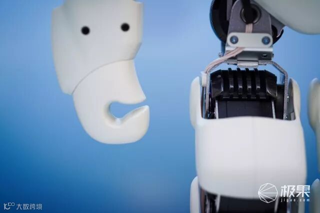 优必选AlphaEbot机器人