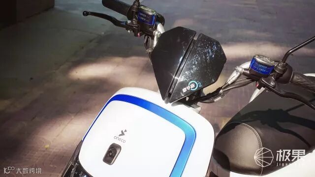 森蓝O2电动摩托车