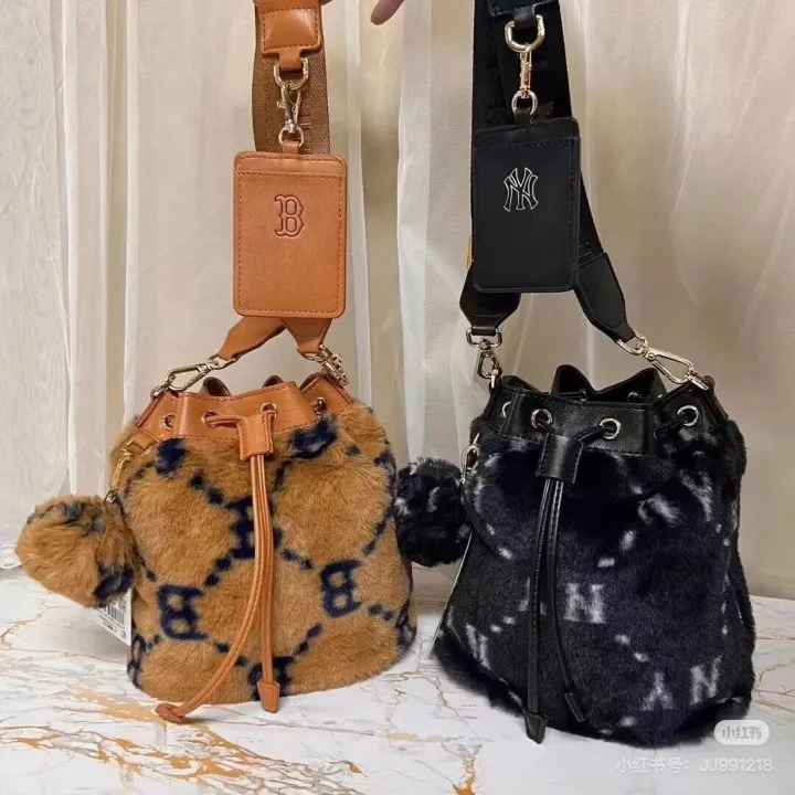 热卖蕞新品，快速浏览通道>>>M*B 原单！特价秒杀！冬季毛绒斜跨皮草真皮水桶包