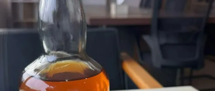 发现生活的小确幸｜这瓶“格拉菲特”，是我深夜里的温柔慰藉