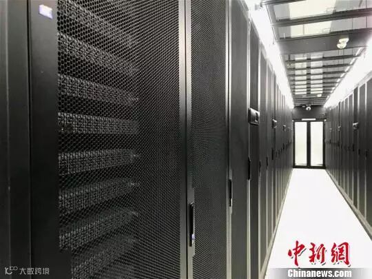 西部云基地数据中心机房。 额丽其格 摄