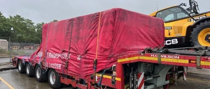 瑞尔国际物流完成英国费利克斯托港超重件开顶箱一站式拆箱派送