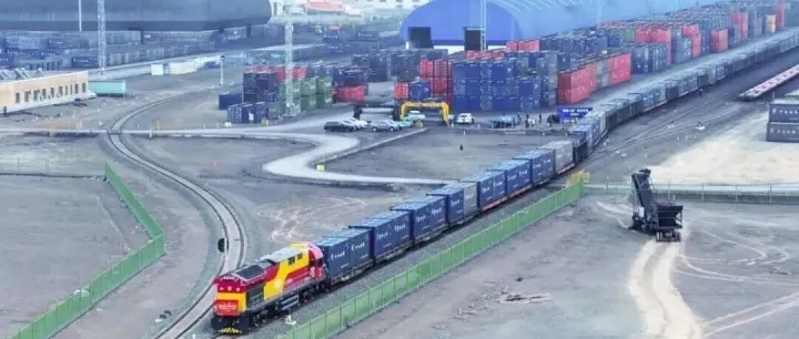 “疆煤入海”新突破！哈密物流樞紐破解“疆煤外運”瓶頸形成“哈密方案”