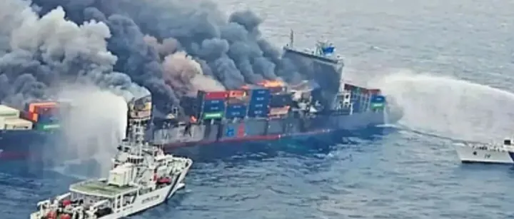 仍有38个货柜未卸载！失火的“WAN HAI 503”轮最新进展