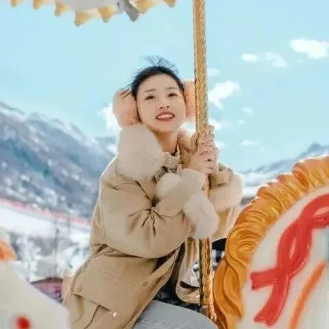 中国最不“卷”城市，比世界时间还要慢0.5h，左手雪山，右边火锅：两个字