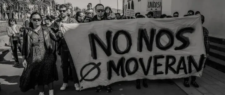 华人求助帖爆火：黑在美国十年攒下320万美元，如今面临被驱逐，我该怎么办？