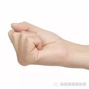 养生堂 | 紧握拳头30秒，你的身体状况就“暴露”了~