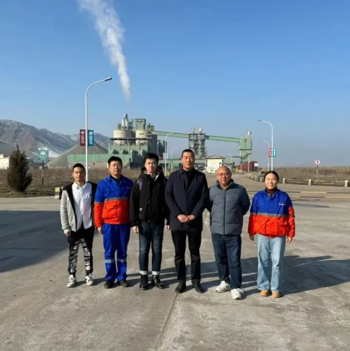 中国驻乌兹别克斯坦使馆经济商务参赞孙岩到吉扎克公司调研