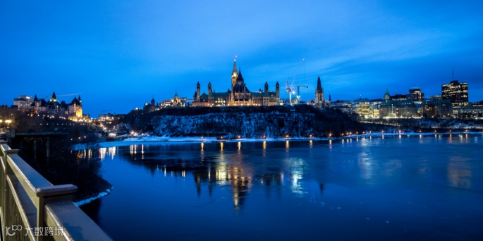 加拿大家庭移居